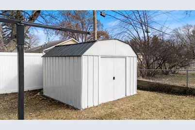 8131 Upton Avenue S, Bloomington, MN 55431 - Photo 32