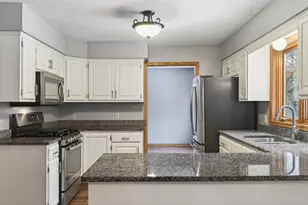 102 Woodridge Ln, Circle Pines, MN 55014 - Photo 6