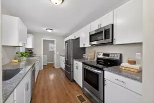 1808 Hillview Ln SE, Rochester, MN 55904 - Photo 6