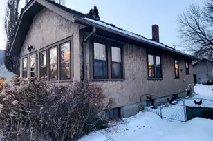 902 7th St, International Falls, MN 56649 - Photo 4