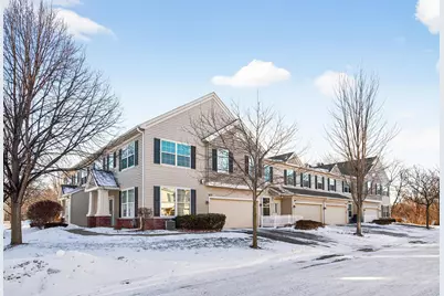 879 Braunworth Court, Chaska, MN 55318 - Photo 2