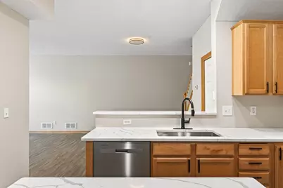 879 Braunworth Court, Chaska, MN 55318 - Photo 14