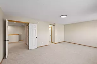 879 Braunworth Ct, Chaska, MN 55318 - Photo 22