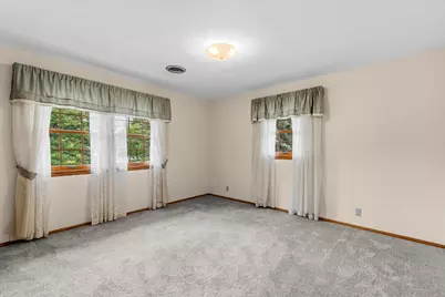 3081 Chatsworth Street N, Roseville, MN 55113 - Photo 16