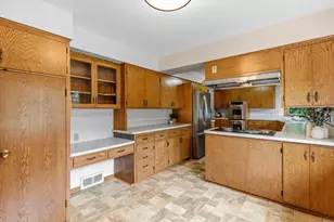 3081 Chatsworth St N, Roseville, MN 55113 - Photo 8
