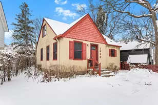 1869 Chelton Ave W, Saint Paul, MN 55104 - Photo 2