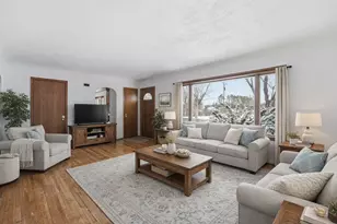 304 2nd St SE, Hinckley, MN 55037 - Photo 2