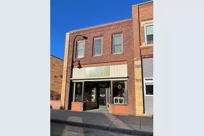 136 S Broadway, Wells, MN 56097 - Photo 2