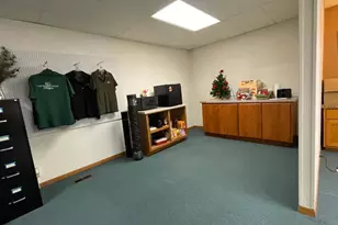 136 S Broadway, Wells, MN 56097 - Photo 6