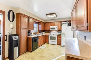 910 6th St W, Hastings, MN 55033 - Photo 6