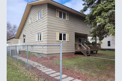 405 Riverside Avenue S, Thief River Falls, MN 56701 - Photo 2