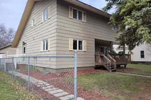 405 Riverside Ave S, Thief River Falls, MN 56701 - Photo 2