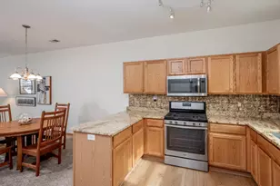 740 Forster St, Saint Paul, MN 55102 - Photo 10