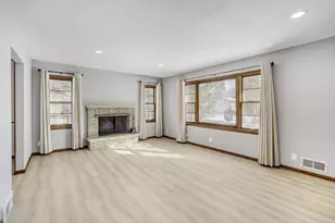 1800 Skyline Dr S, Burnsville, MN 55337 - Photo 4