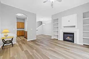 10075 City Walk Dr, Woodbury, MN 55129 - Photo 2