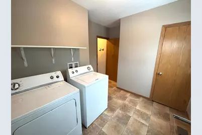 225 Kneale Avenue N, Thief River Falls, MN 56701 - Photo 18