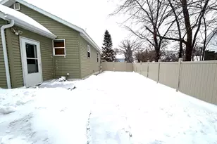 225 Kneale Ave N, Thief River Falls, MN 56701 - Photo 26