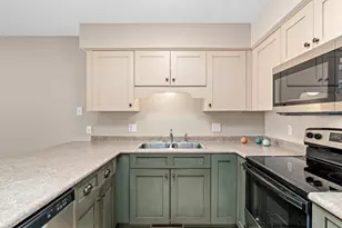 1419 12th St W, Hastings, MN 55033 - Photo 6