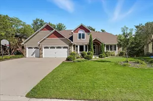 13476 Granada Ave, Apple Valley, MN 55124 - Photo 2