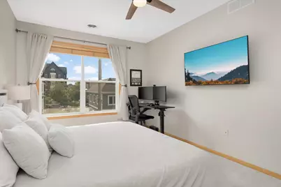 301 Oak Grove Street #414, Minneapolis, MN 55403 - Photo 16