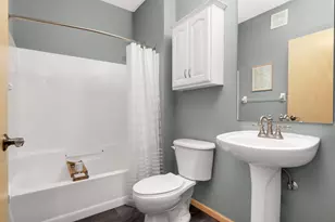 301 Oak Grove St, Minneapolis, MN 55403 - Photo 22