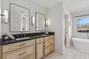 1155 Heritage Ln, Wayzata, MN 55391 - Photo 22