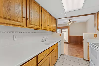 1656 Meadow Circle SE, Rochester, MN 55904 - Photo 8
