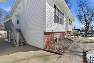 700 NW 29 St, Willmar, MN 56201 - Photo 4