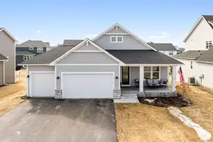 10811 40th St N, Lake Elmo, MN 55042 - Photo 2