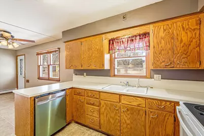 803 N 2nd Street, Princeton, MN 55371 - Photo 12