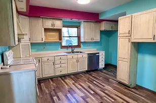 627 W 1st Street S, Cottonwood, MN 56229 - Photo 6