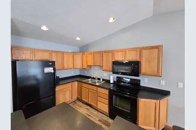 1702 41st Avenue S, Moorhead, MN 56560 - Photo 2
