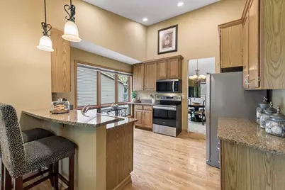 6843 Stonewood Court, Eden Prairie, MN 55346 - Photo 4