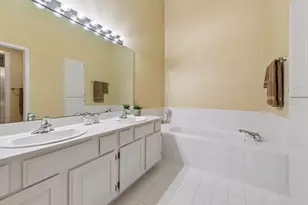 6843 Stonewood Ct, Eden Prairie, MN 55346 - Photo 14