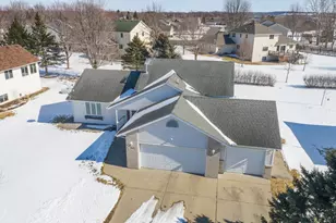 509 Chatfield Ln, Belle Plaine, MN 56011 - Photo 6