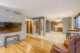 26 10th Street W, Saint Paul, MN 55102 - Photo 4