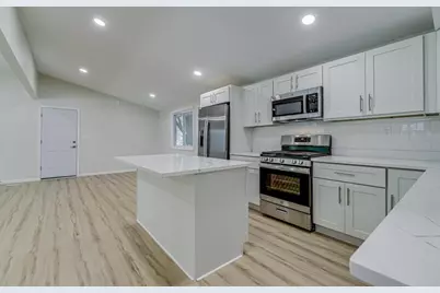 835 Niagara Lane N, Plymouth, MN 55447 - Photo 8