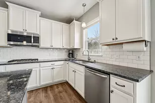 15244 Edgewood Ave, Savage, MN 55378 - Photo 4