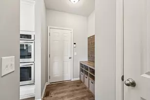 15244 Edgewood Ave, Savage, MN 55378 - Photo 10