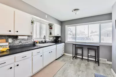 320 22nd Avenue S, Moorhead, MN 56560 - Photo 8