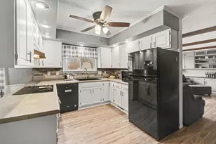 801 6th Ave SE, Pipestone, MN 56164 - Photo 6