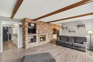 801 6th Ave SE, Pipestone, MN 56164 - Photo 2