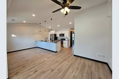 914 Katelyn Circle NE, Montgomery, MN 56069 - Photo 10