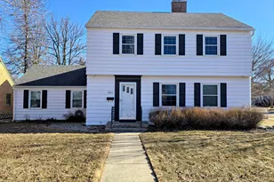 831 4th Ave SW, Pipestone, MN 56164 - Photo 1