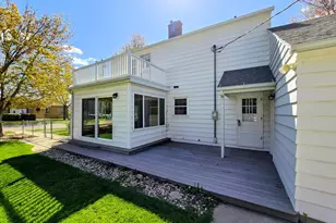 831 4th Ave SW, Pipestone, MN 56164 - Photo 4