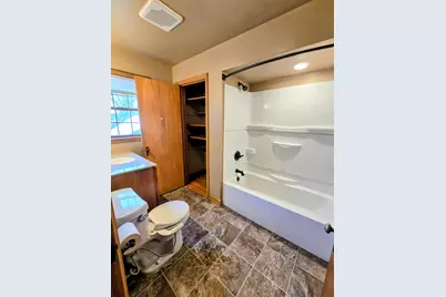 831 4th Avenue SW, Pipestone, MN 56164 - Photo 32