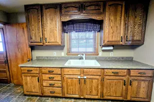 831 4th Ave SW, Pipestone, MN 56164 - Photo 6