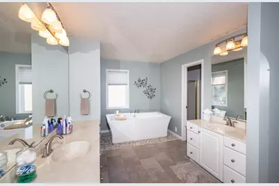 916 42nd Avenue N, Fargo, ND 58102 - Photo 30