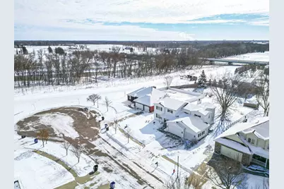 916 42nd Avenue N, Fargo, ND 58102 - Photo 2