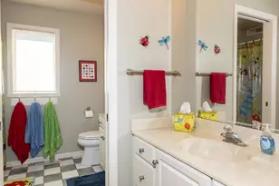 916 42nd Ave N, Fargo, ND 58102 - Photo 38